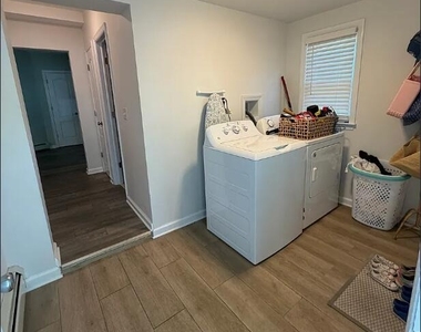 109 Hudson Avenue - Photo Thumbnail 11