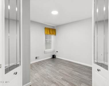 65 Aspen Avenue - Photo Thumbnail 5