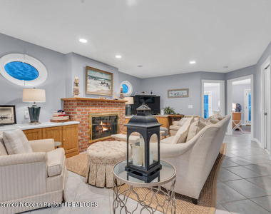 28 1st Avenue - Photo Thumbnail 7