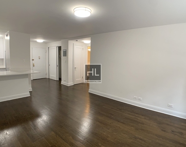 E 16 St - Photo Thumbnail 1