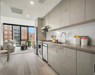 East 44th Street - Photo Thumbnail 1