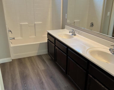 7165 S 48th Glen - Photo Thumbnail 5