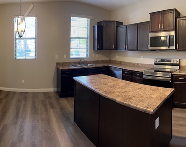 7165 S 48th Glen - Photo Thumbnail 2