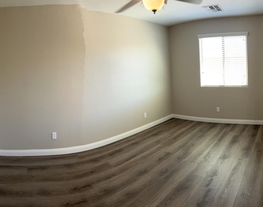 7165 S 48th Glen - Photo Thumbnail 12