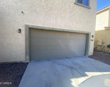 7165 S 48th Glen - Photo Thumbnail 16