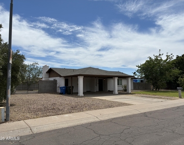 1009 W Michelle Drive - Photo Thumbnail 1