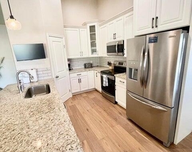 13613 N 19th Place - Photo Thumbnail 21