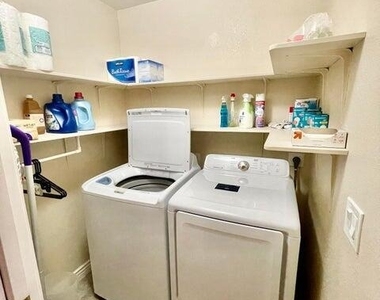 13613 N 19th Place - Photo Thumbnail 24