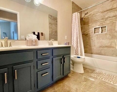 13613 N 19th Place - Photo Thumbnail 29