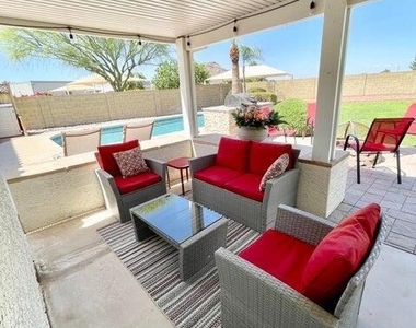 13613 N 19th Place - Photo Thumbnail 41