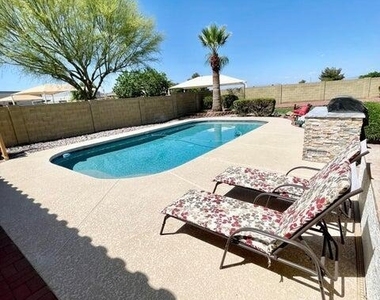 13613 N 19th Place - Photo Thumbnail 35