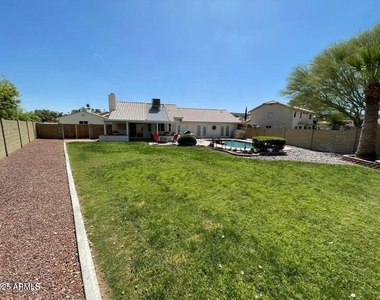 13613 N 19th Place - Photo Thumbnail 45