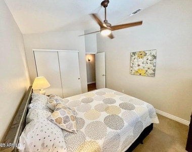 13613 N 19th Place - Photo Thumbnail 28