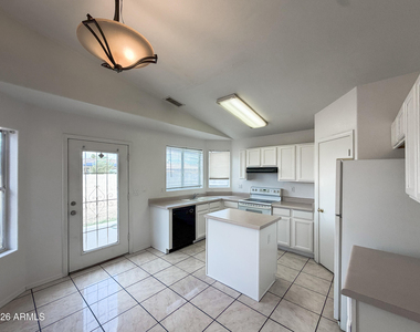 4545 N 67th Avenue - Photo Thumbnail 3