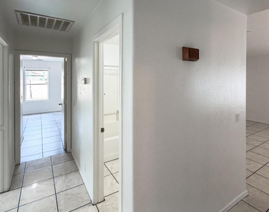4545 N 67th Avenue - Photo Thumbnail 6