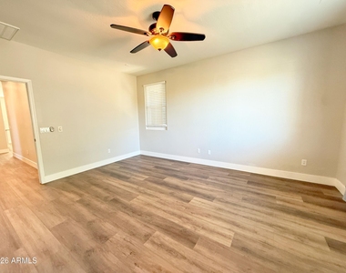 1260 S Amber Street - Photo Thumbnail 12