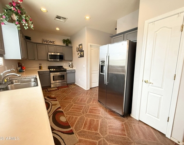 1967 E Browning Place - Photo Thumbnail 5