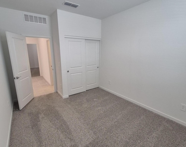 37097 W Prado Street - Photo Thumbnail 5