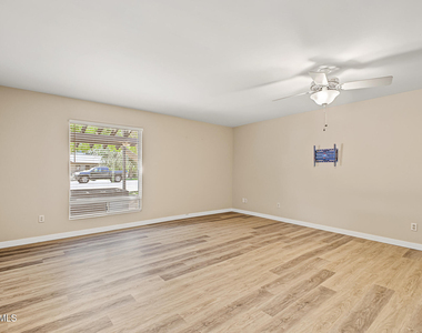 216 E 15th Street - Photo Thumbnail 3
