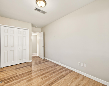216 E 15th Street - Photo Thumbnail 23