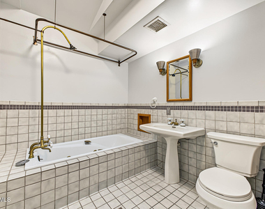 216 E 15th Street - Photo Thumbnail 24