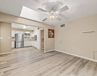 216 E 15th Street - Photo Thumbnail 6