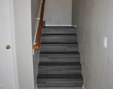 7430 W Eva Street - Photo Thumbnail 14