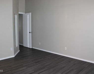 7430 W Eva Street - Photo Thumbnail 16