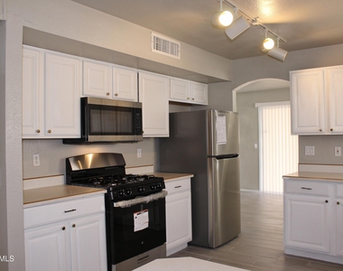 7430 W Eva Street - Photo Thumbnail 7