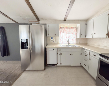2875 W Foothill Street - Photo Thumbnail 14