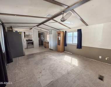 2875 W Foothill Street - Photo Thumbnail 10