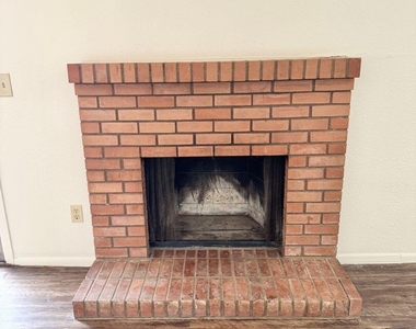 458 W Highland Street - Photo Thumbnail 13