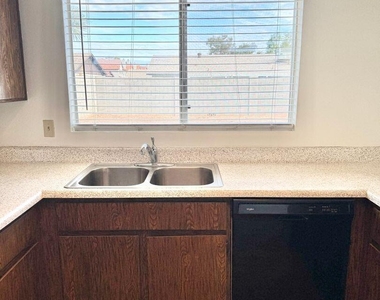 458 W Highland Street - Photo Thumbnail 20