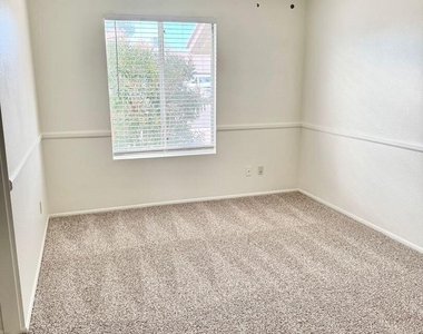 458 W Highland Street - Photo Thumbnail 24