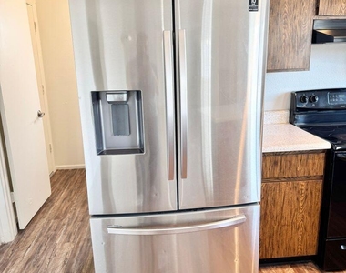458 W Highland Street - Photo Thumbnail 18