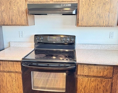 458 W Highland Street - Photo Thumbnail 19