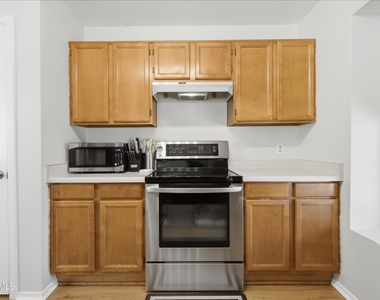 8839 W Bluefield Avenue - Photo Thumbnail 10