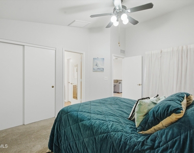 8839 W Bluefield Avenue - Photo Thumbnail 14