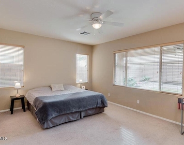 44327 W Oster Drive - Photo Thumbnail 7