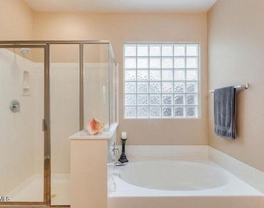 44327 W Oster Drive - Photo Thumbnail 8