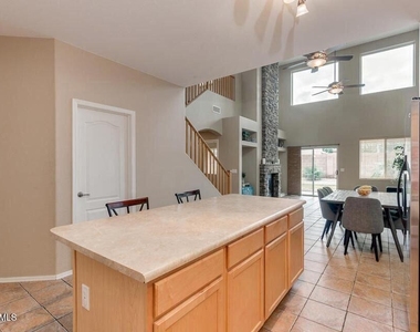 44327 W Oster Drive - Photo Thumbnail 6
