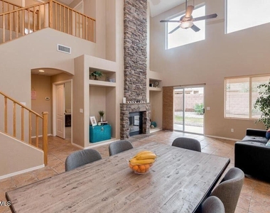 44327 W Oster Drive - Photo Thumbnail 3