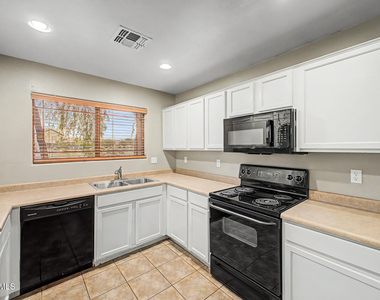 17 W Desert Vista Trail - Photo Thumbnail 10