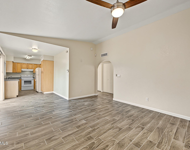 3330 S Parkside Drive - Photo Thumbnail 7