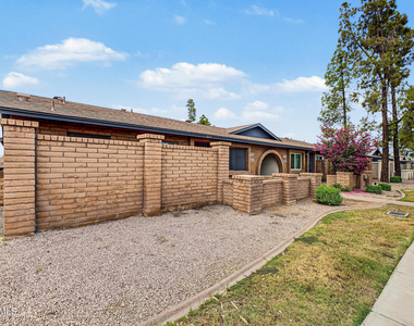 3330 S Parkside Drive - Photo Thumbnail 2