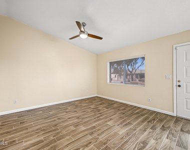 3330 S Parkside Drive - Photo Thumbnail 4