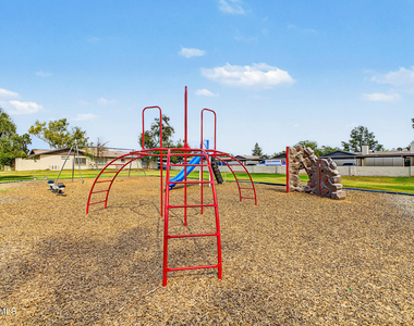 3330 S Parkside Drive - Photo Thumbnail 32