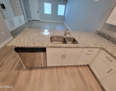 2821 S Skyline Drive - Photo Thumbnail 5