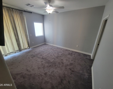 2821 S Skyline Drive - Photo Thumbnail 10
