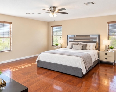 9982 N 86th Lane - Photo Thumbnail 7